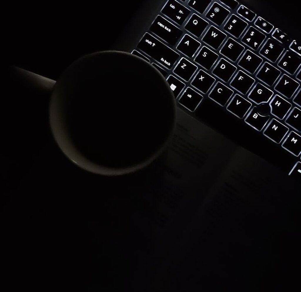 dark laptop 1282x1244